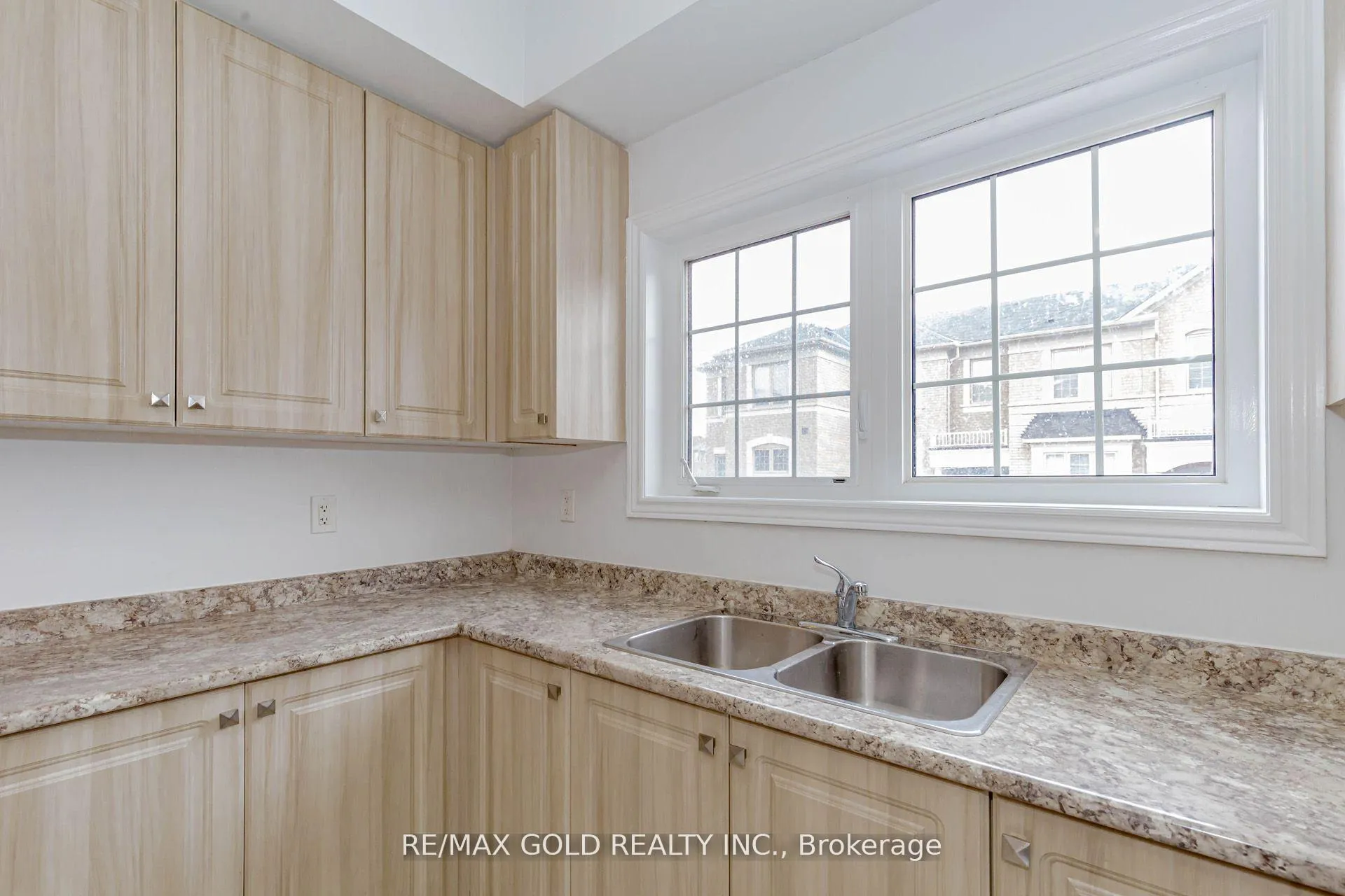 Photo 9 of 6 Botanical Avenue, Brampton, Credit Valley — HOMEH