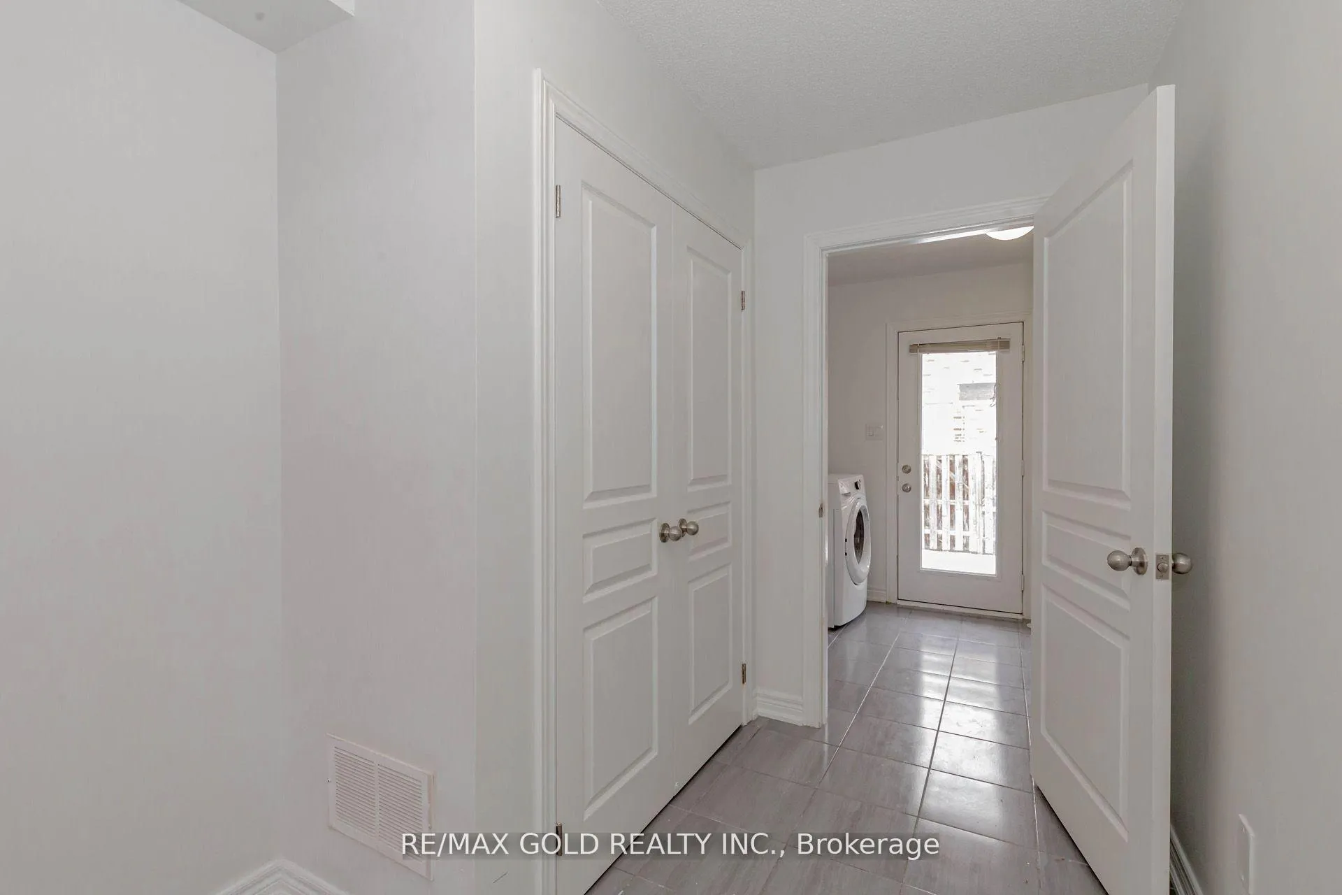 Photo 25 of 6 Botanical Avenue, Brampton, Credit Valley — HOMEH