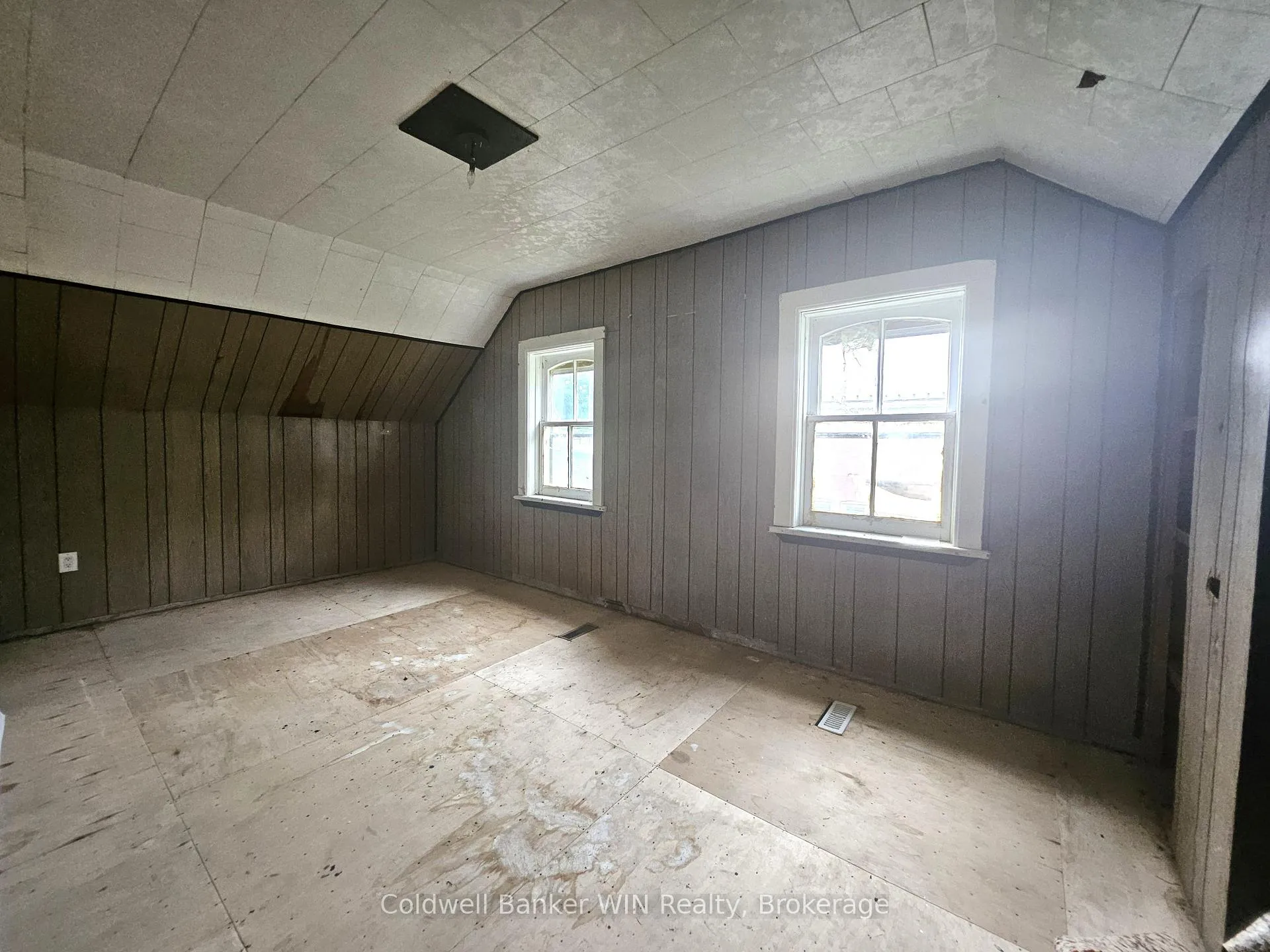 Photo 17 of 392016 Grey 109 Road, Southgate — HOMEH