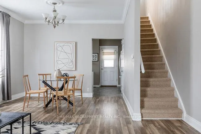 Photo 10 of 55 Glendale Avenue N, Hamilton, Crown Point — HOMEH