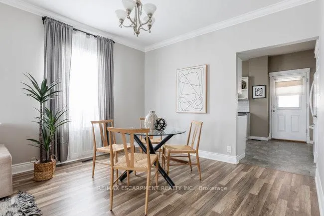Photo 15 of 55 Glendale Avenue N, Hamilton, Crown Point — HOMEH