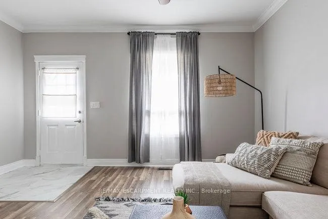 Photo 16 of 55 Glendale Avenue N, Hamilton, Crown Point — HOMEH