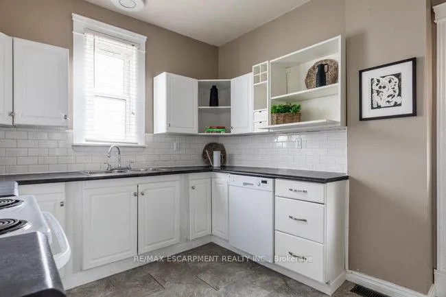 Photo 17 of 55 Glendale Avenue N, Hamilton, Crown Point — HOMEH