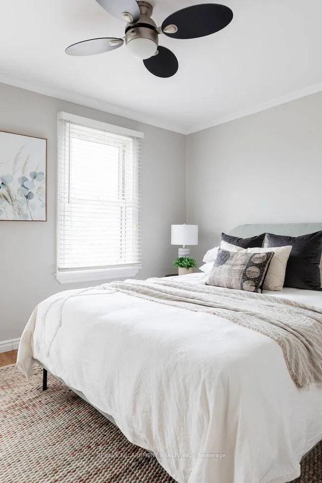 Photo 24 of 55 Glendale Avenue N, Hamilton, Crown Point — HOMEH