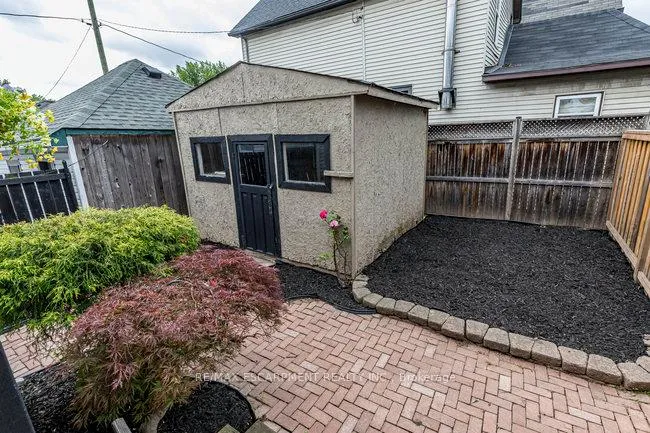 Photo 38 of 55 Glendale Avenue N, Hamilton, Crown Point — HOMEH