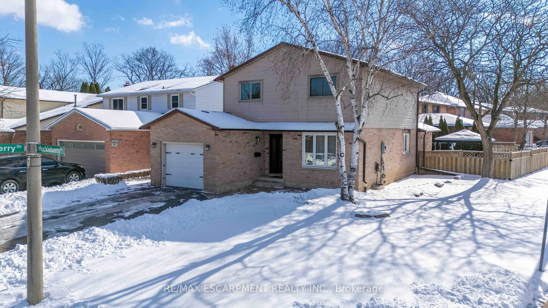 Photo 3 of 74 Huckleberry Place, Hamilton, Riverdale — HOMEH