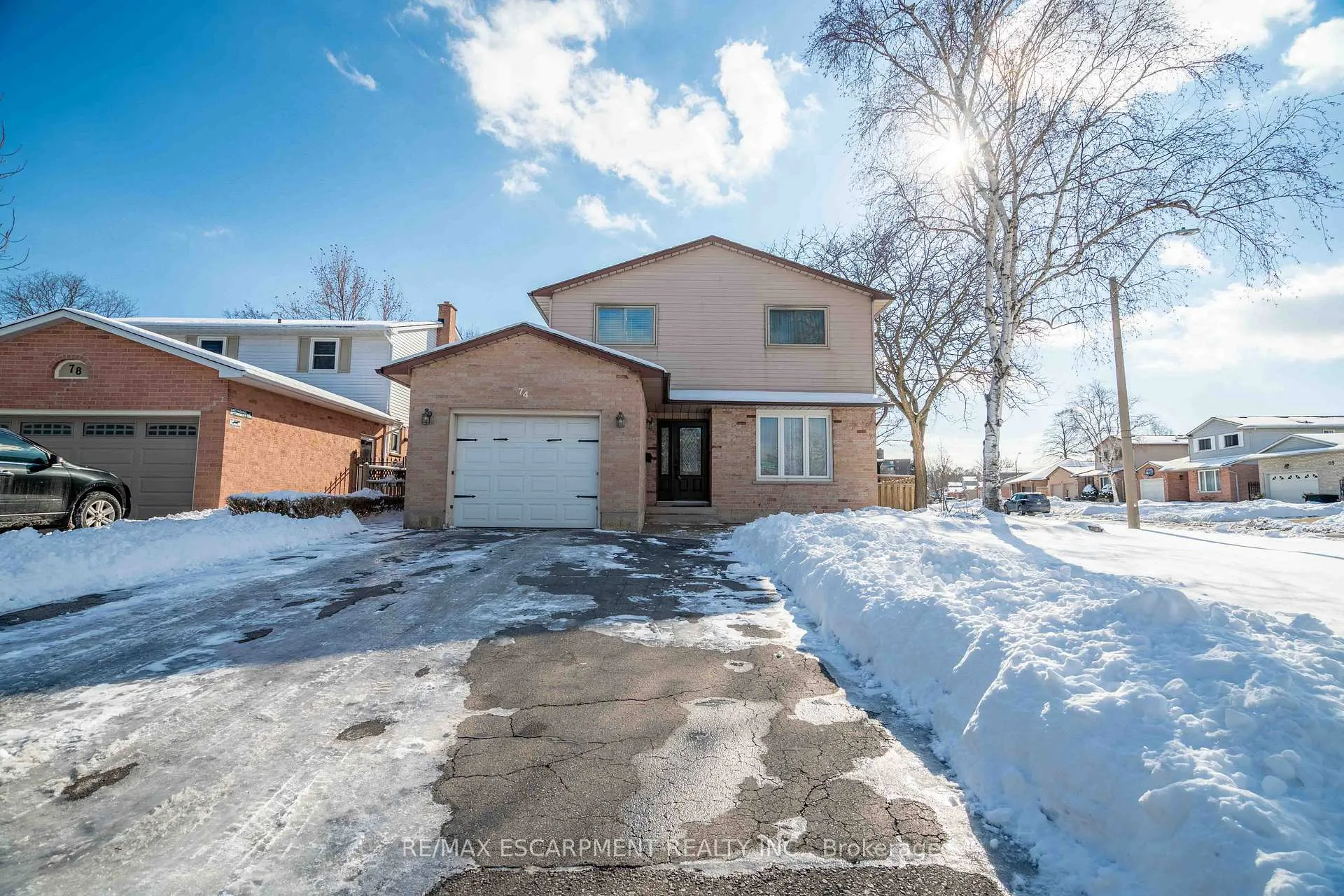 Photo 5 of 74 Huckleberry Place, Hamilton, Riverdale — HOMEH