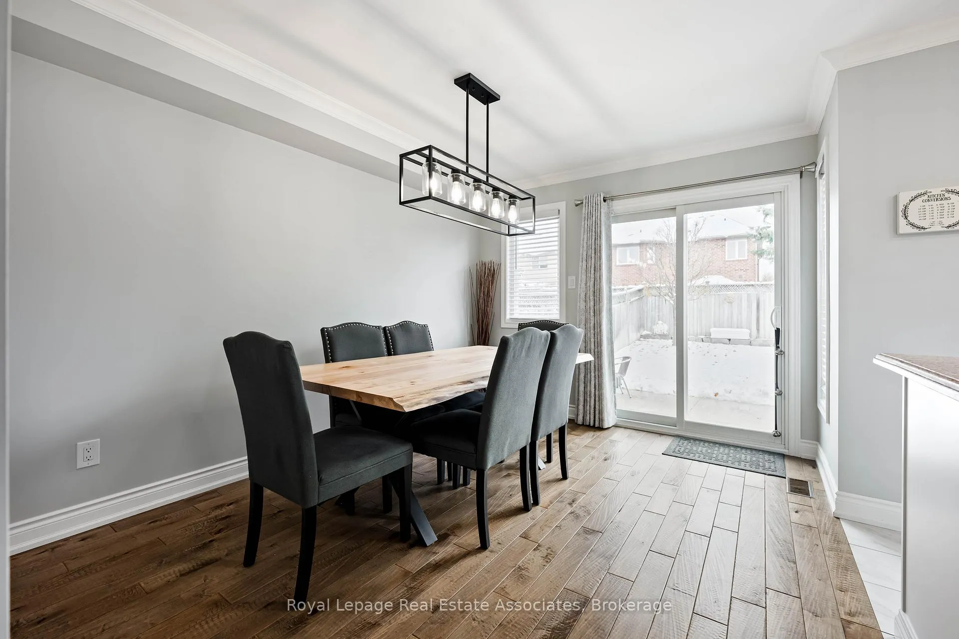 Photo 10 of 51 Curry Crescent, Halton Hills, Georgetown — HOMEH