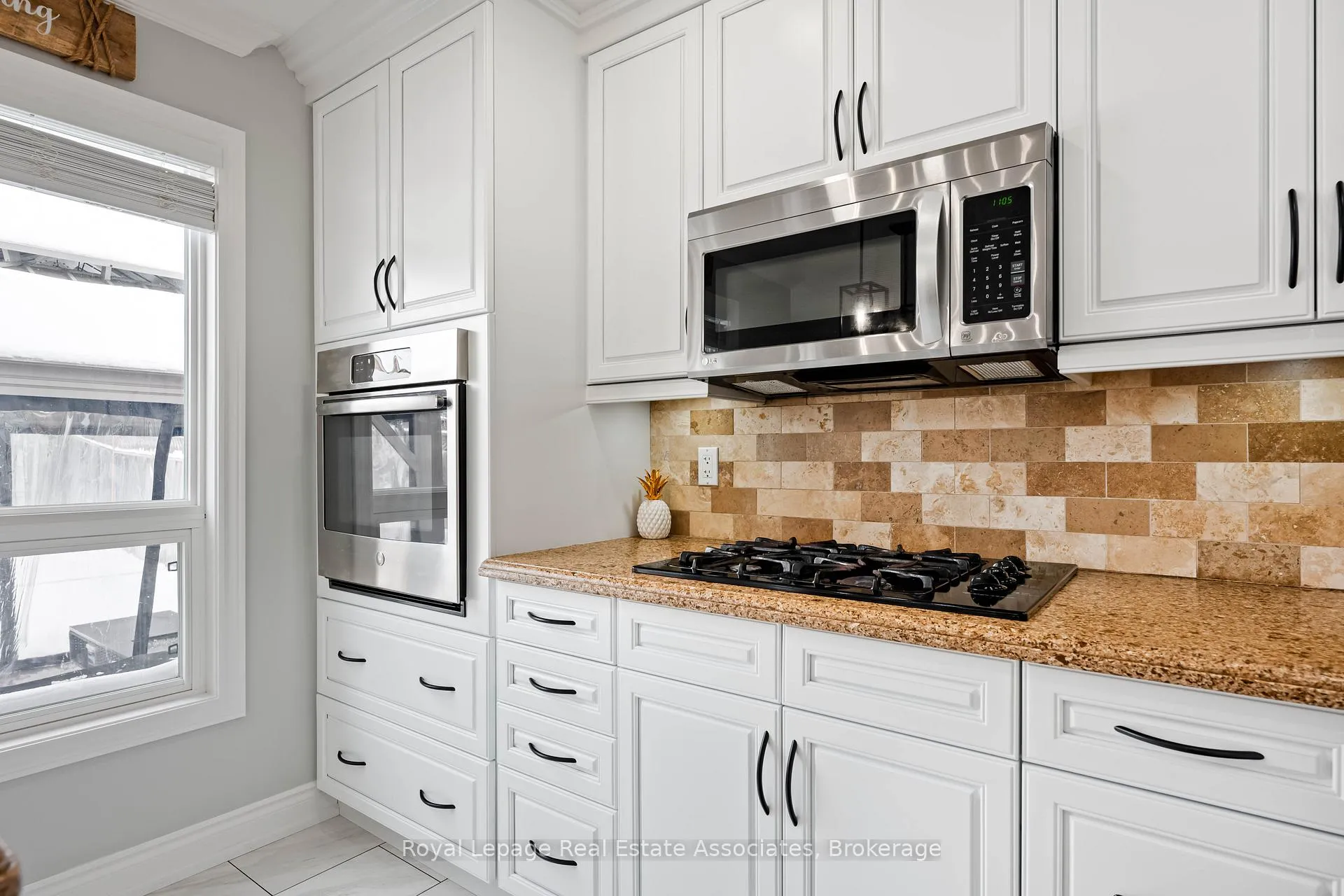 Photo 14 of 51 Curry Crescent, Halton Hills, Georgetown — HOMEH