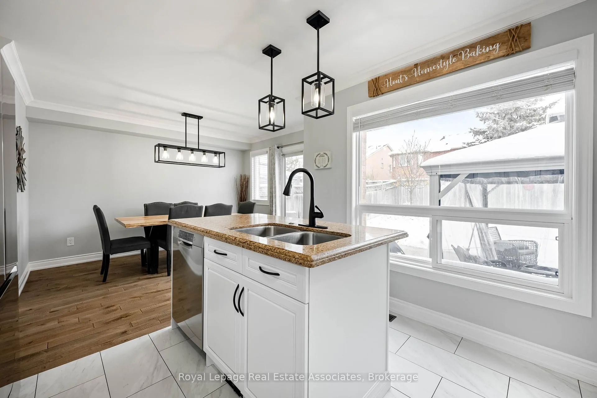 Photo 15 of 51 Curry Crescent, Halton Hills, Georgetown — HOMEH