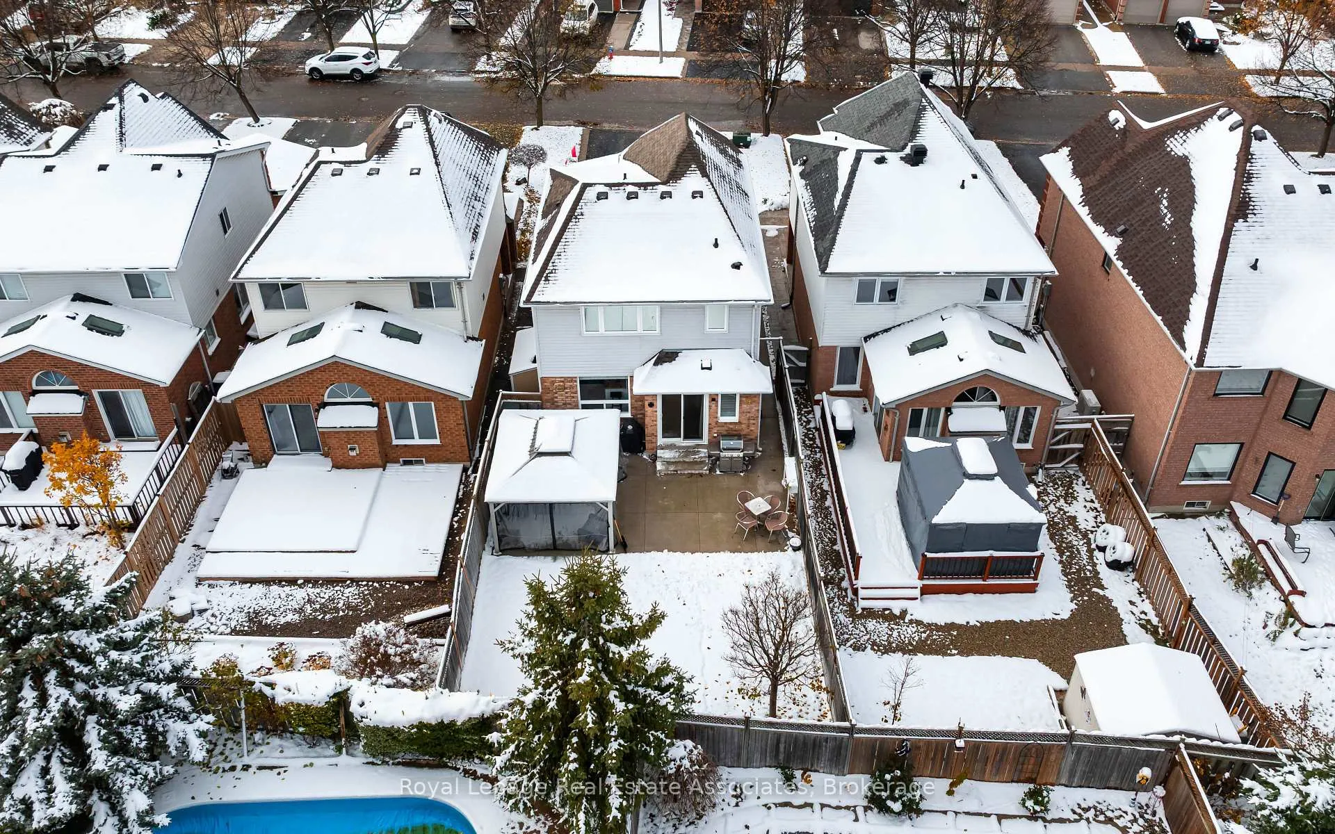 Photo 43 of 51 Curry Crescent, Halton Hills, Georgetown — HOMEH