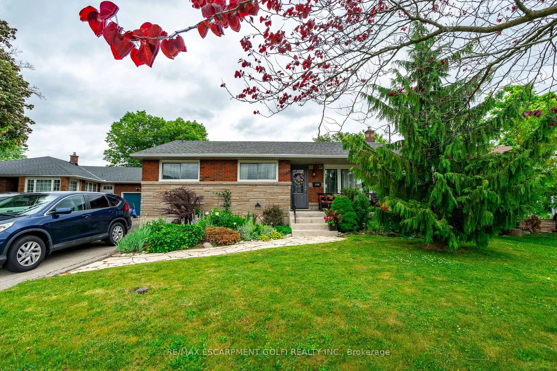 Photo 2 of 7126 Roger Crescent, Niagara Falls, Arad/Fallsview — HOMEH