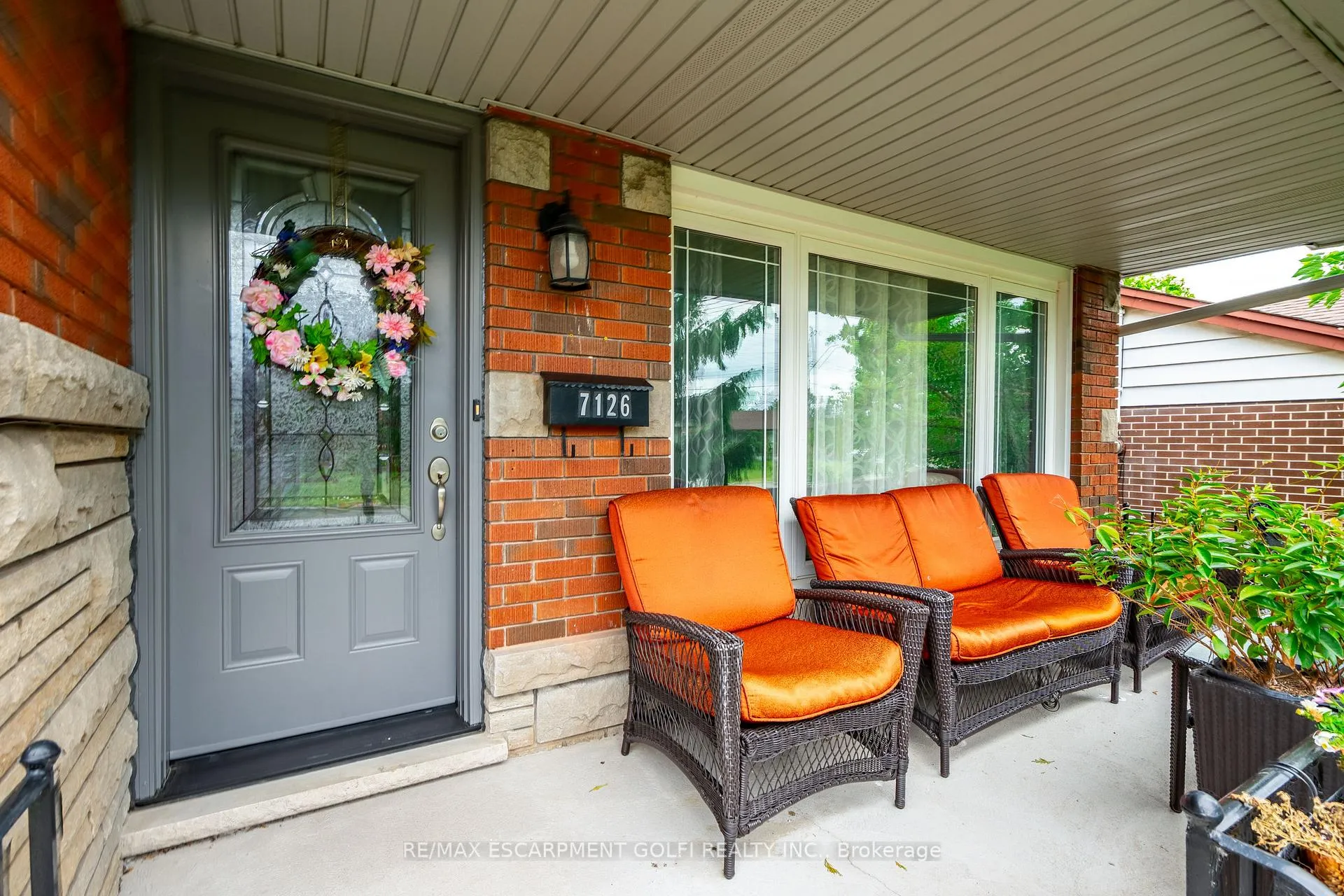 Photo 5 of 7126 Roger Crescent, Niagara Falls, Arad/Fallsview — HOMEH