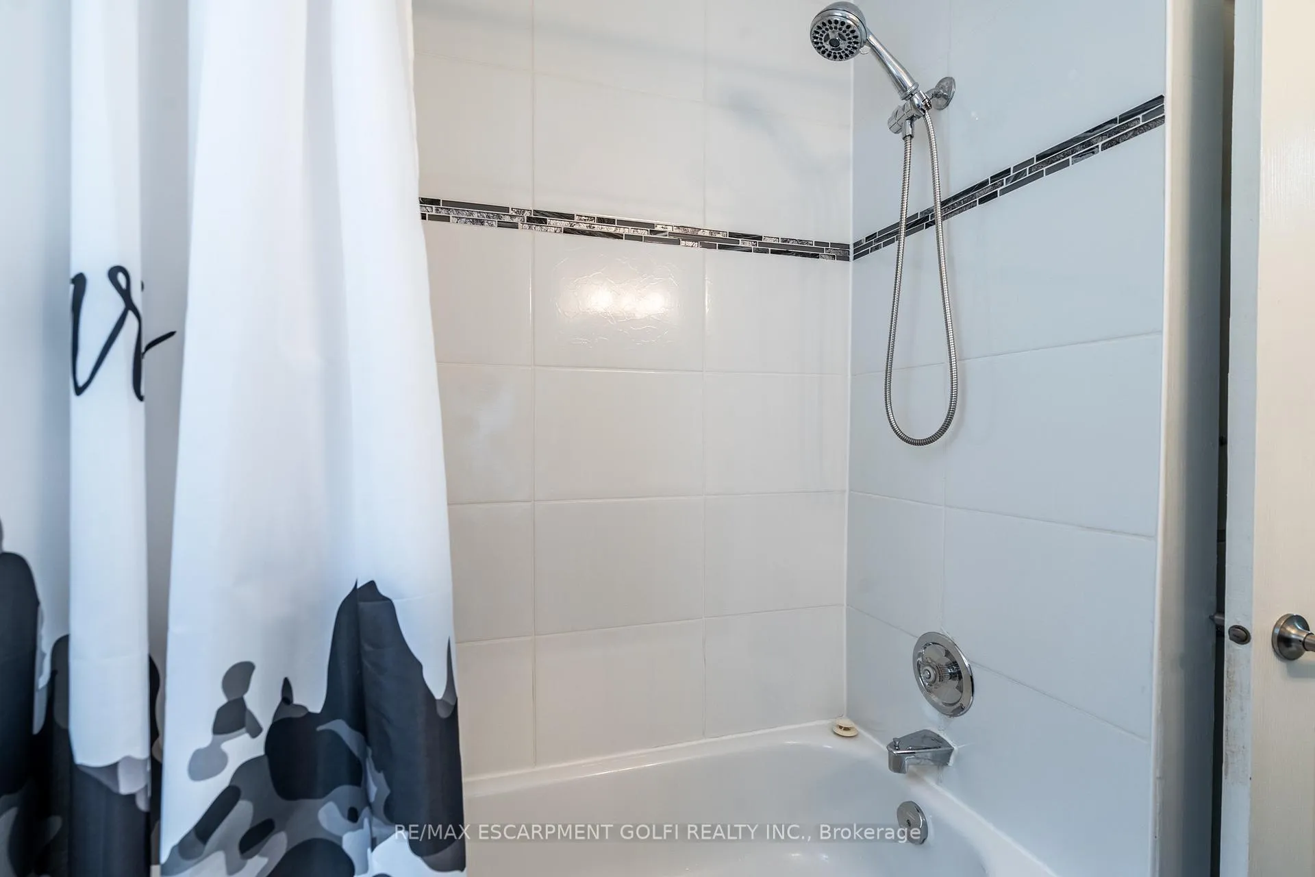 Photo 23 of 7126 Roger Crescent, Niagara Falls, Arad/Fallsview — HOMEH