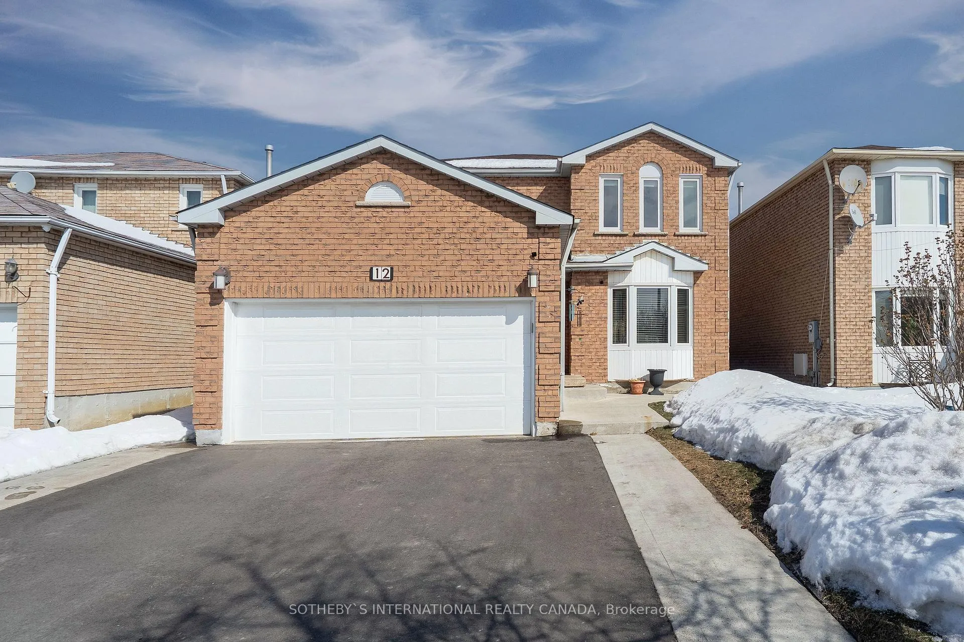 Photo 2 of 12 Duggan Drive, Brampton, Fletcher's West — HOMEH