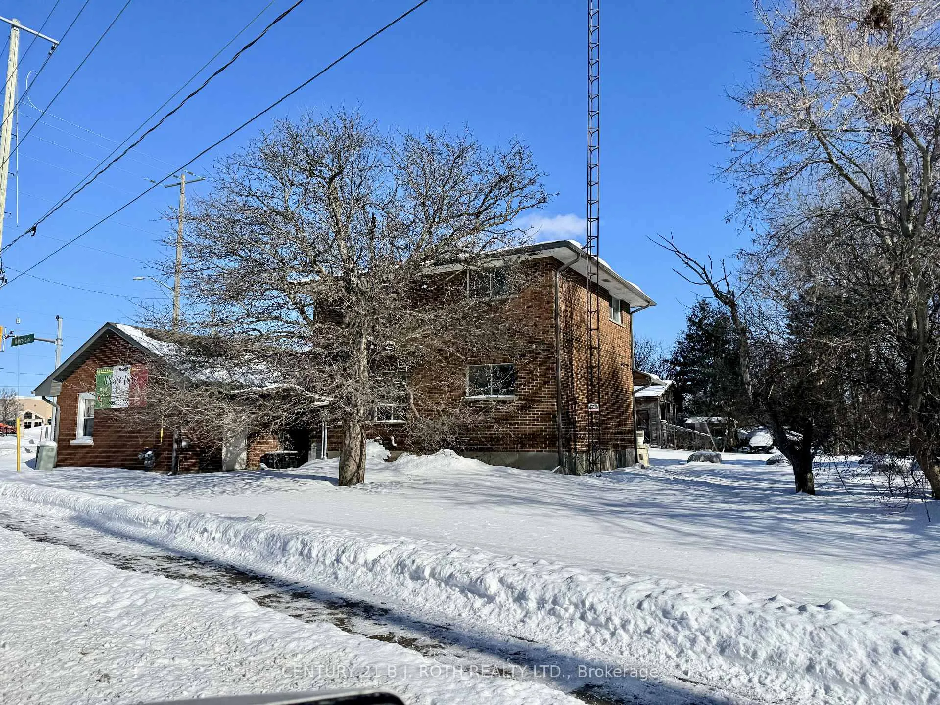 Photo 1 of 915 Taunton Road E, Whitby, Rolling Acres — HOMEH