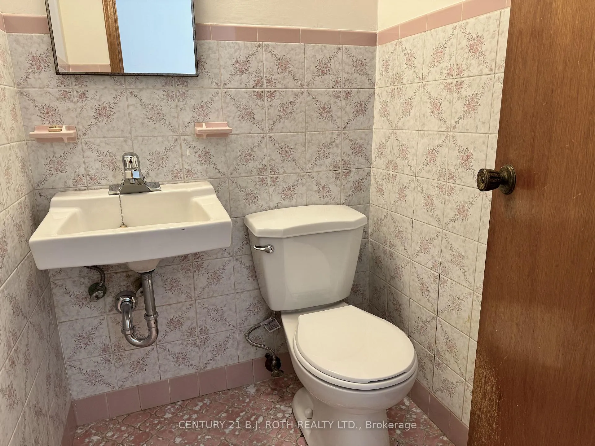 Photo 7 of 915 Taunton Road E, Whitby, Rolling Acres — HOMEH