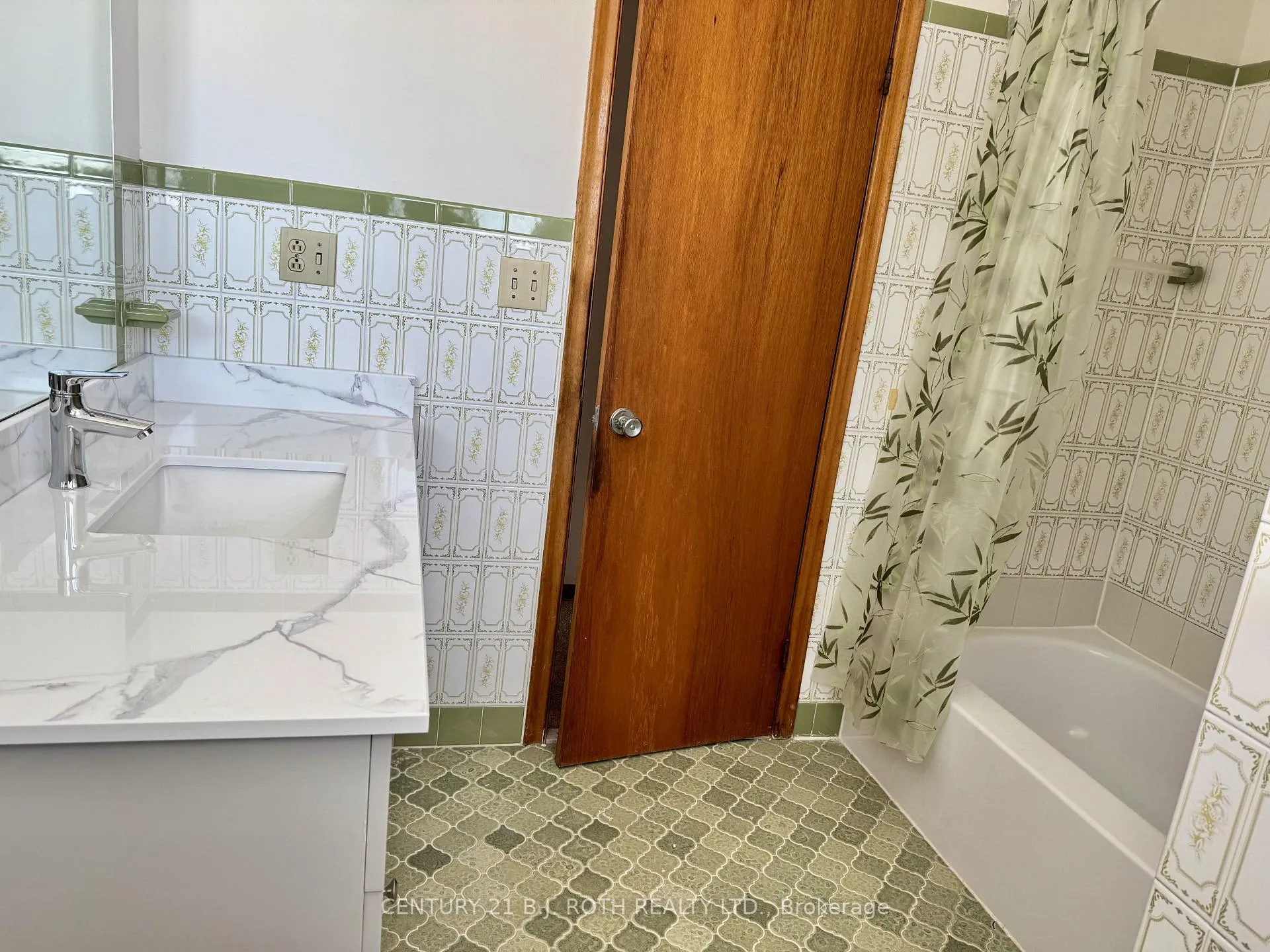 Photo 12 of 915 Taunton Road E, Whitby, Rolling Acres — HOMEH