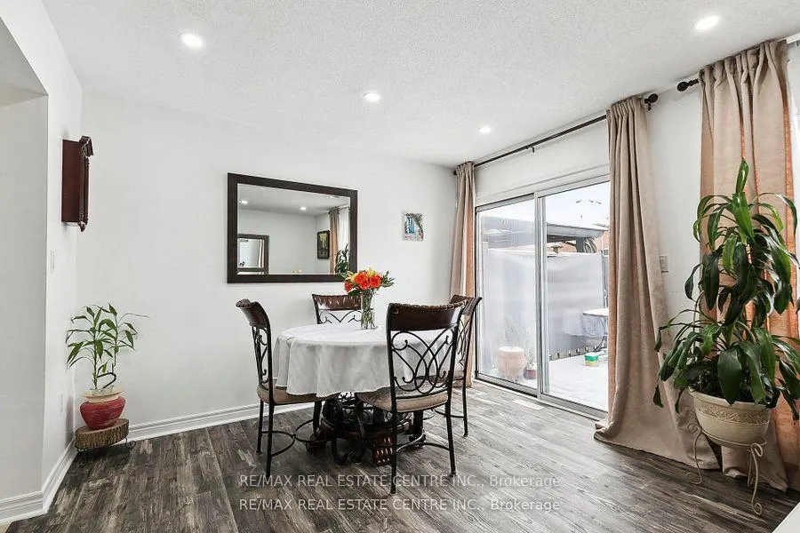 Photo 5 of 56 Mount Fuji Crescent, Brampton, Sandringham-Wellington North — HOMEH