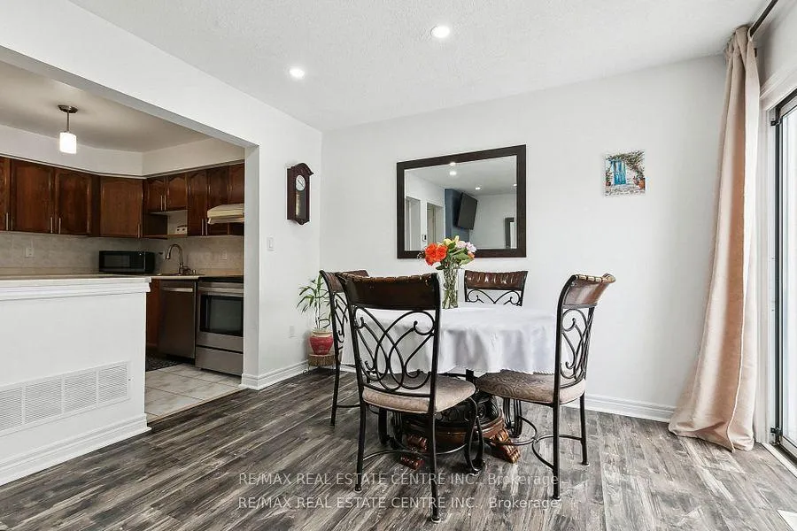 Photo 6 of 56 Mount Fuji Crescent, Brampton, Sandringham-Wellington North — HOMEH