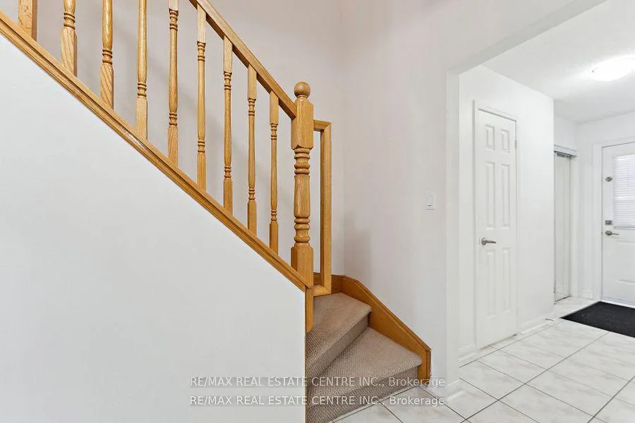 Photo 15 of 56 Mount Fuji Crescent, Brampton, Sandringham-Wellington North — HOMEH