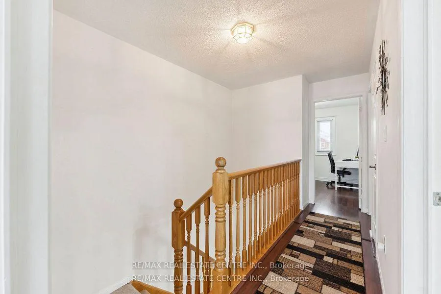 Photo 16 of 56 Mount Fuji Crescent, Brampton, Sandringham-Wellington North — HOMEH