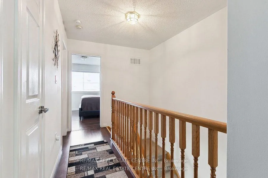 Photo 17 of 56 Mount Fuji Crescent, Brampton, Sandringham-Wellington North — HOMEH