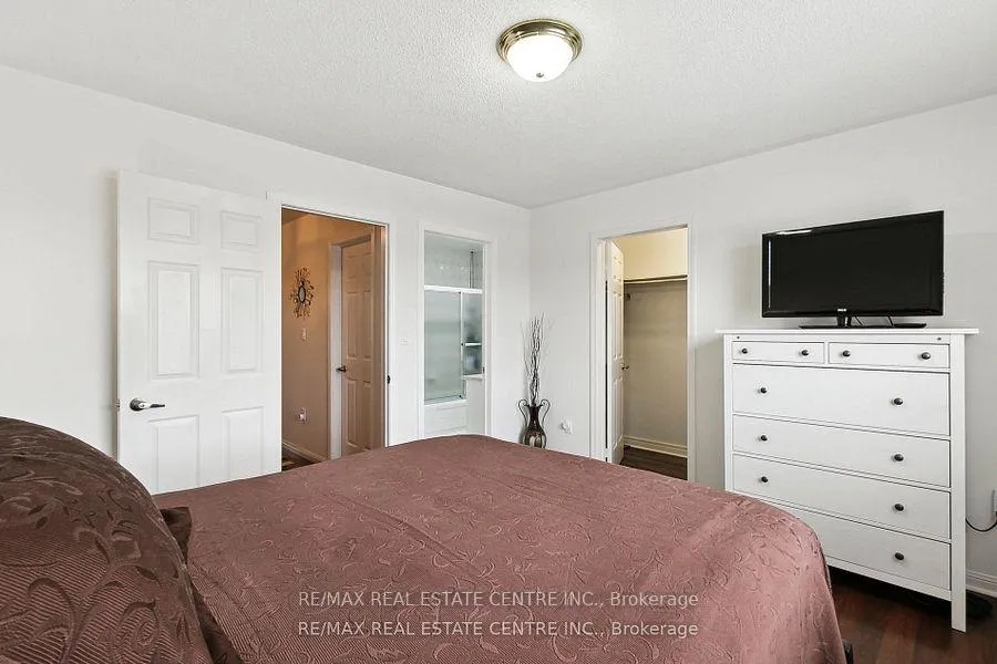 Photo 18 of 56 Mount Fuji Crescent, Brampton, Sandringham-Wellington North — HOMEH