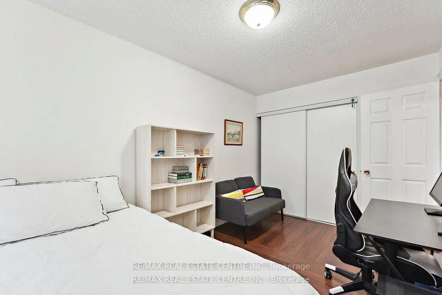 Photo 27 of 56 Mount Fuji Crescent, Brampton, Sandringham-Wellington North — HOMEH