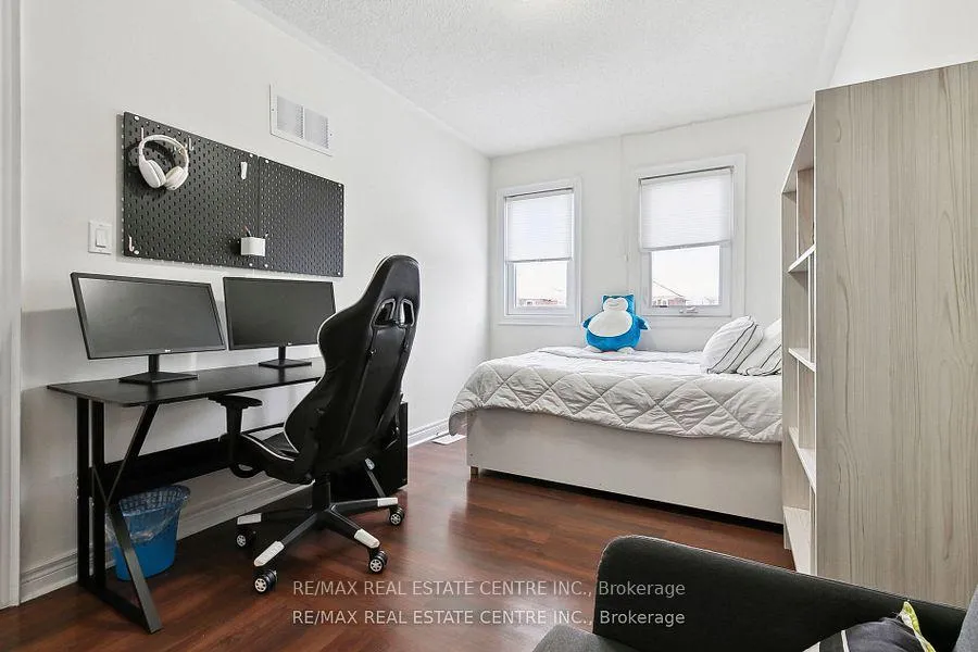 Photo 29 of 56 Mount Fuji Crescent, Brampton, Sandringham-Wellington North — HOMEH