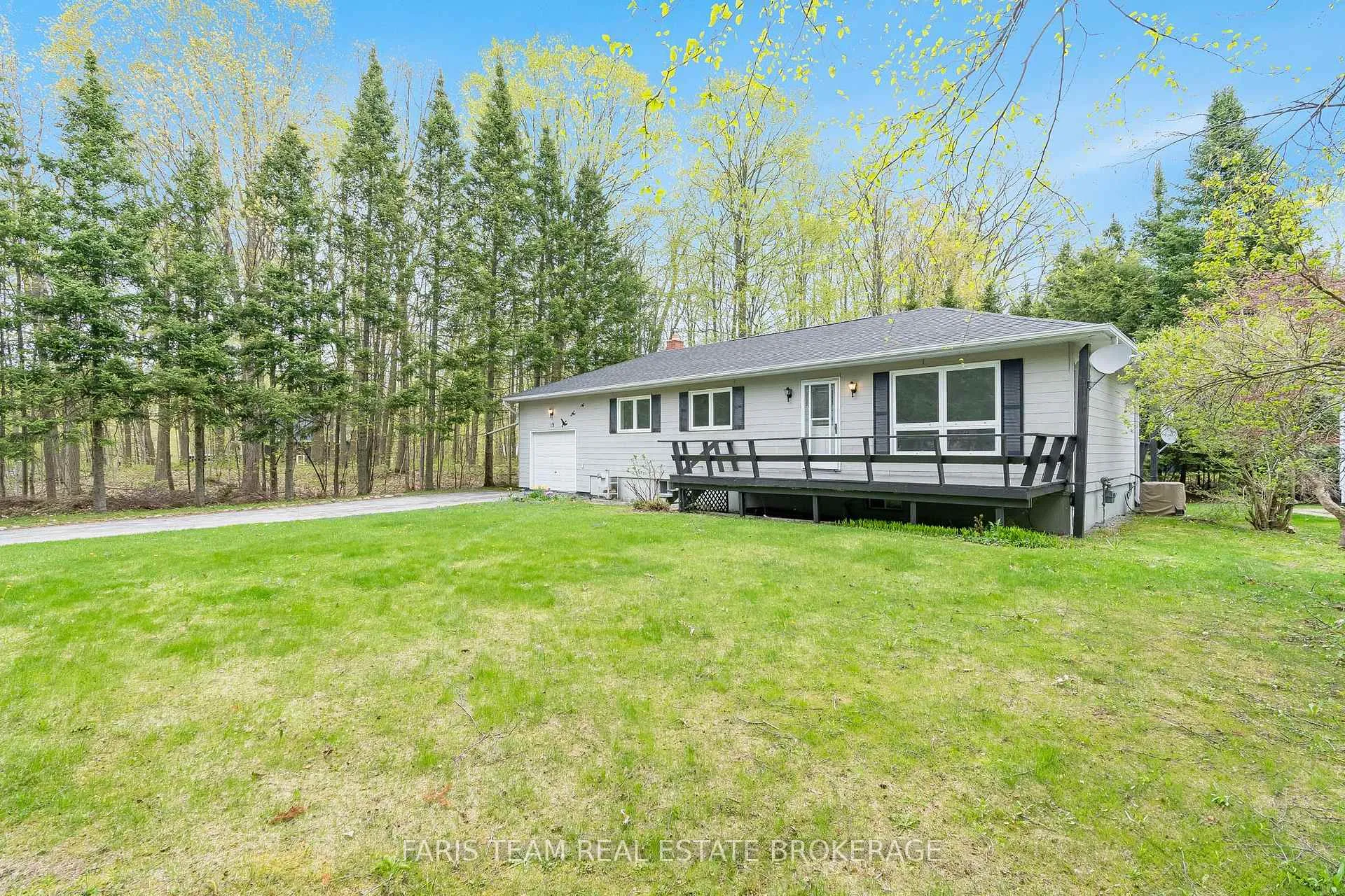 Photo 3 of 19 Wakunda Crescent, Tiny, Rural Tiny — HOMEH