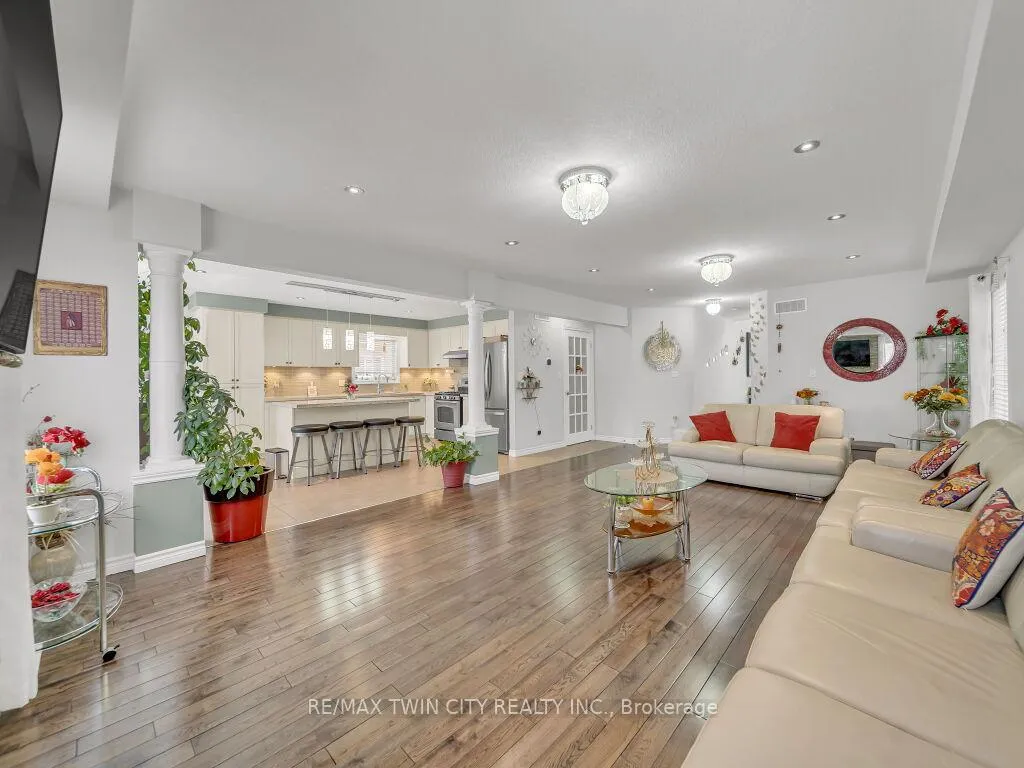 Photo 10 of 46 Woodbine Avenue, Kitchener — HOMEH