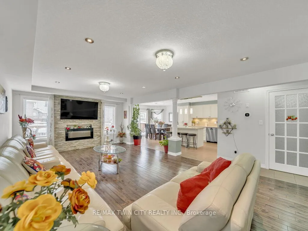 Photo 11 of 46 Woodbine Avenue, Kitchener — HOMEH