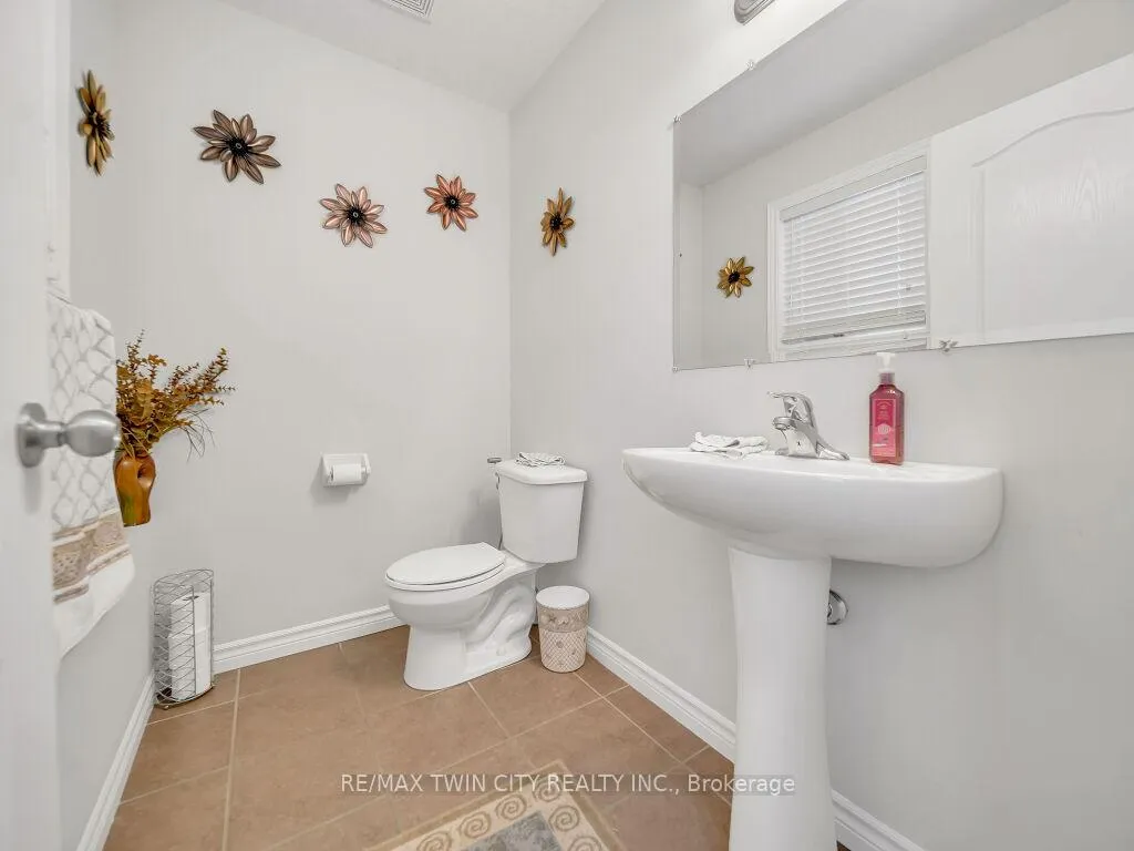 Photo 19 of 46 Woodbine Avenue, Kitchener — HOMEH