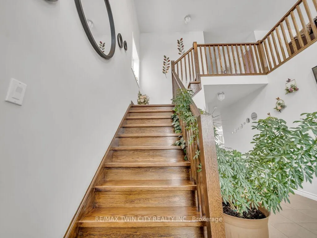 Photo 22 of 46 Woodbine Avenue, Kitchener — HOMEH