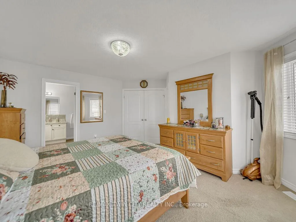 Photo 26 of 46 Woodbine Avenue, Kitchener — HOMEH