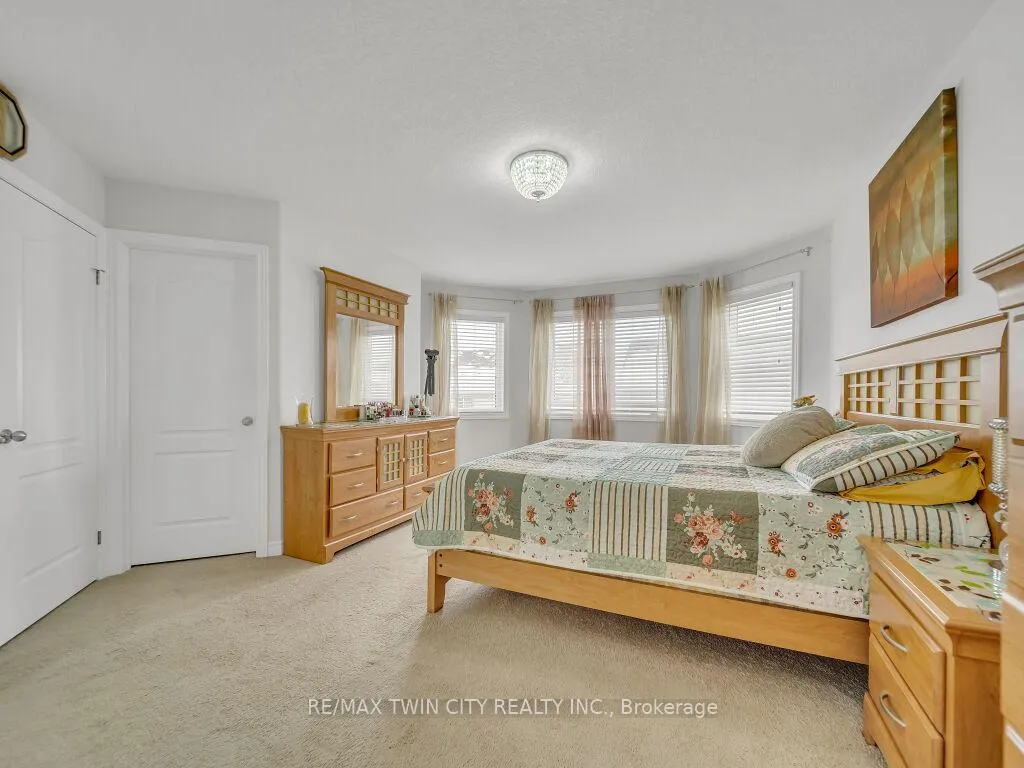 Photo 27 of 46 Woodbine Avenue, Kitchener — HOMEH