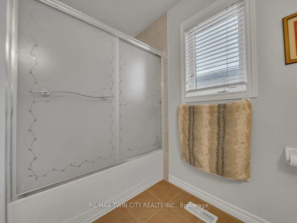 Photo 33 of 46 Woodbine Avenue, Kitchener — HOMEH
