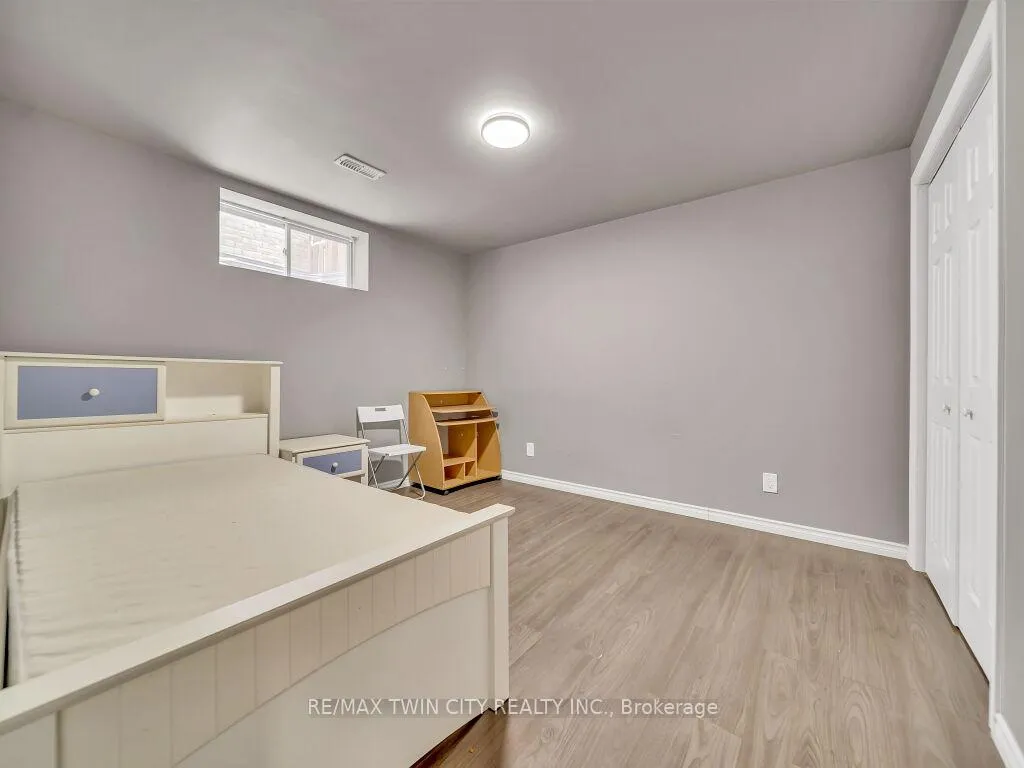 Photo 39 of 46 Woodbine Avenue, Kitchener — HOMEH