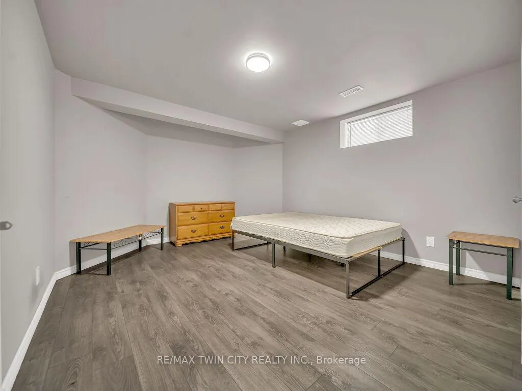 Photo 40 of 46 Woodbine Avenue, Kitchener — HOMEH