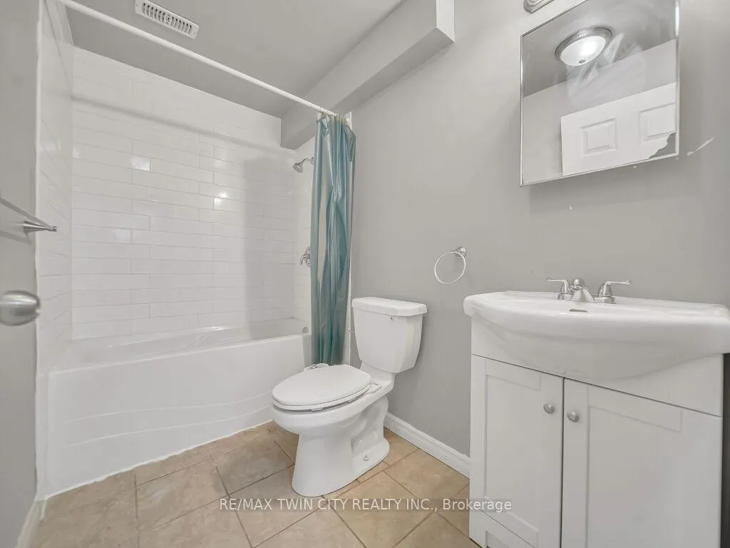 Photo 41 of 46 Woodbine Avenue, Kitchener — HOMEH