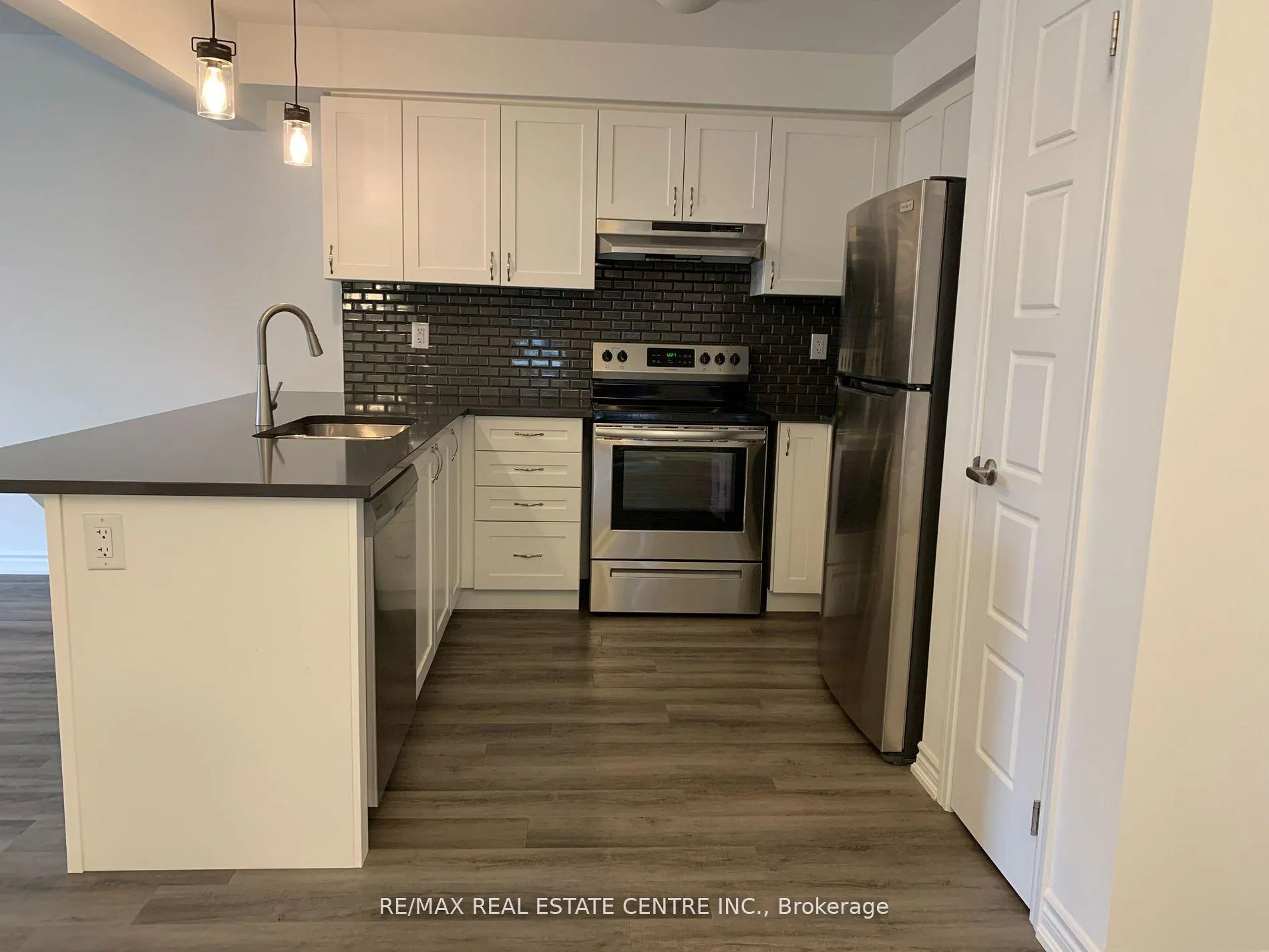 Photo 6 of 1260 Hop Place, Milton, Cobban — HOMEH