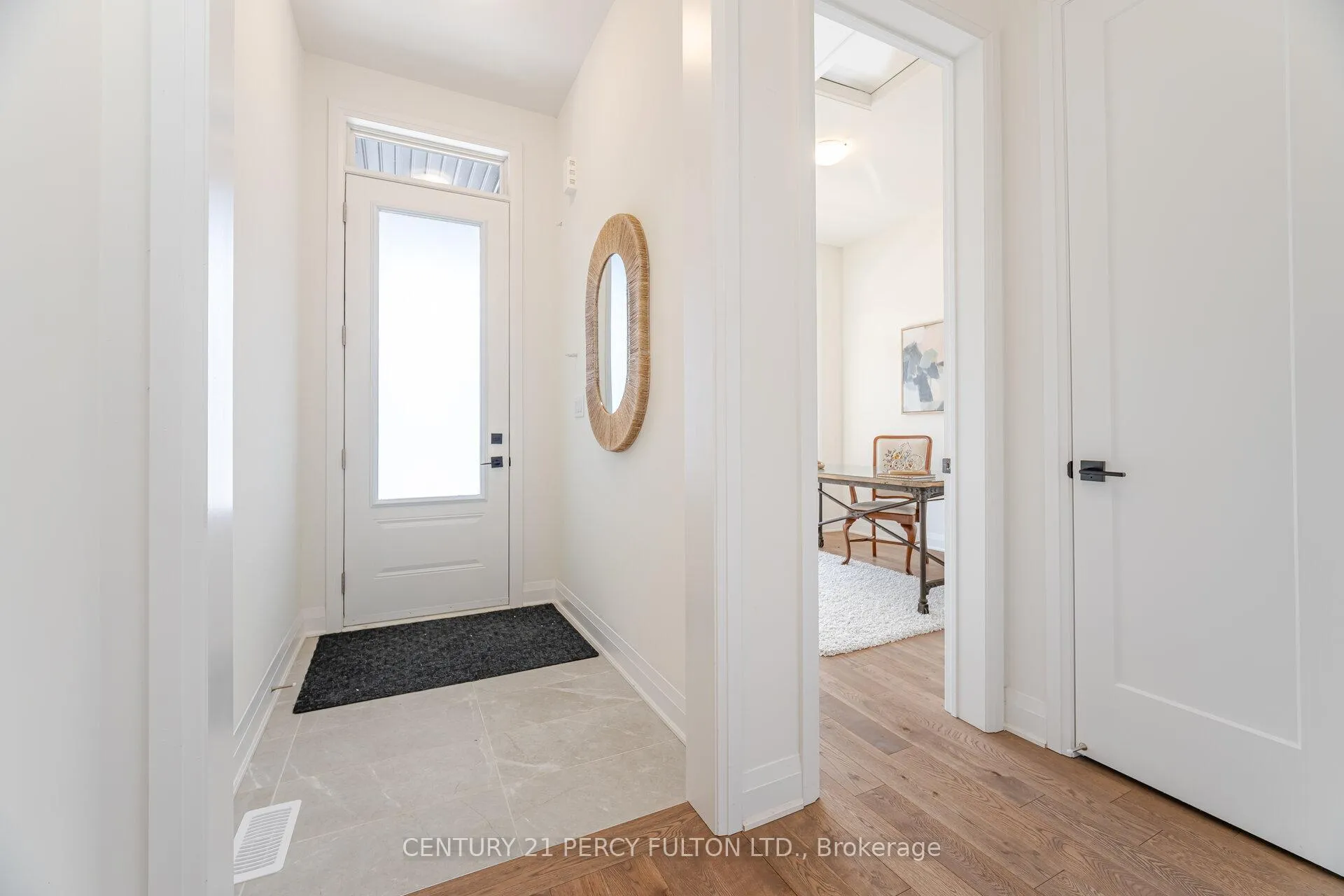 Photo 2 of 21 Vern Robertson Gate, Uxbridge — HOMEH