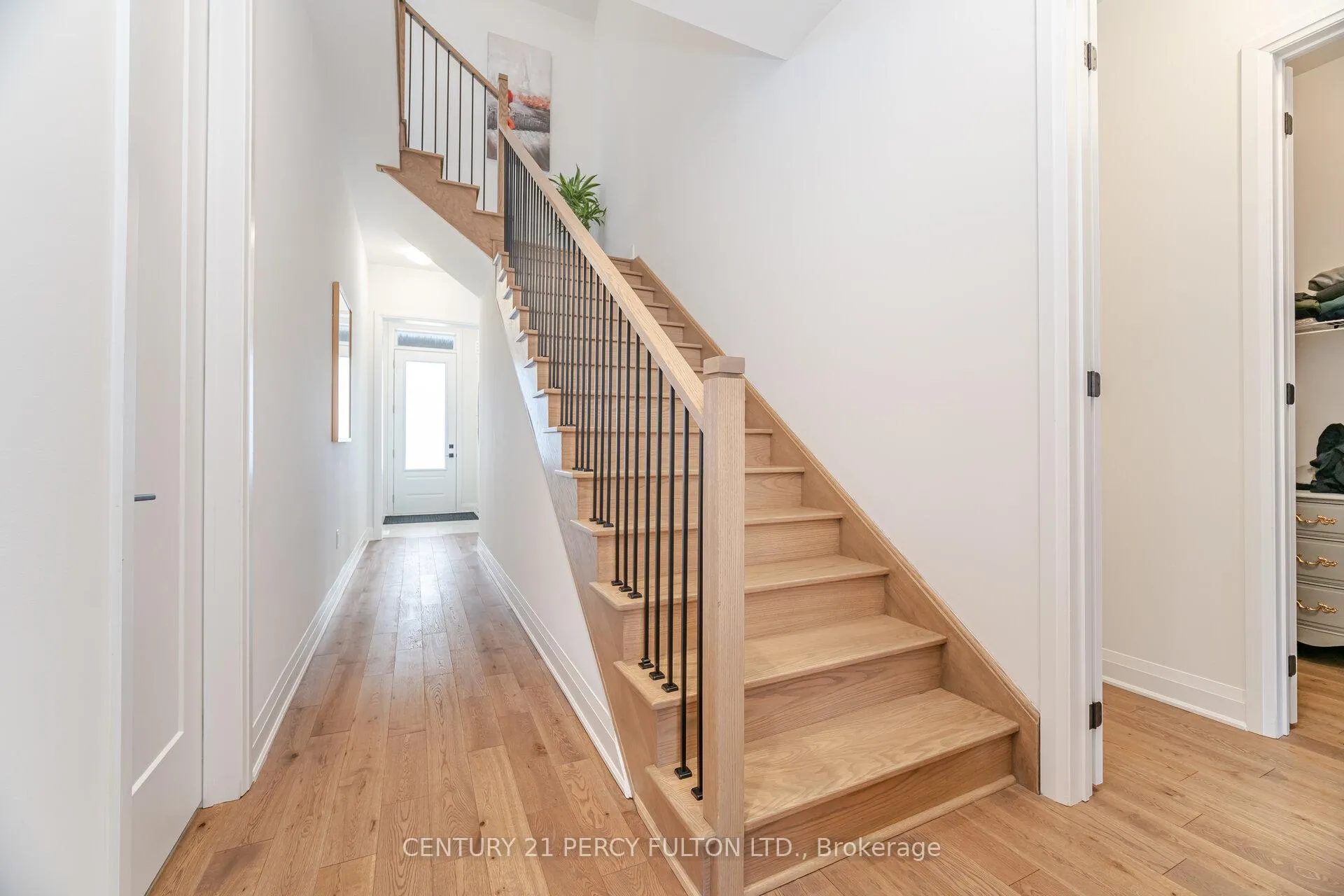 Photo 23 of 21 Vern Robertson Gate, Uxbridge — HOMEH