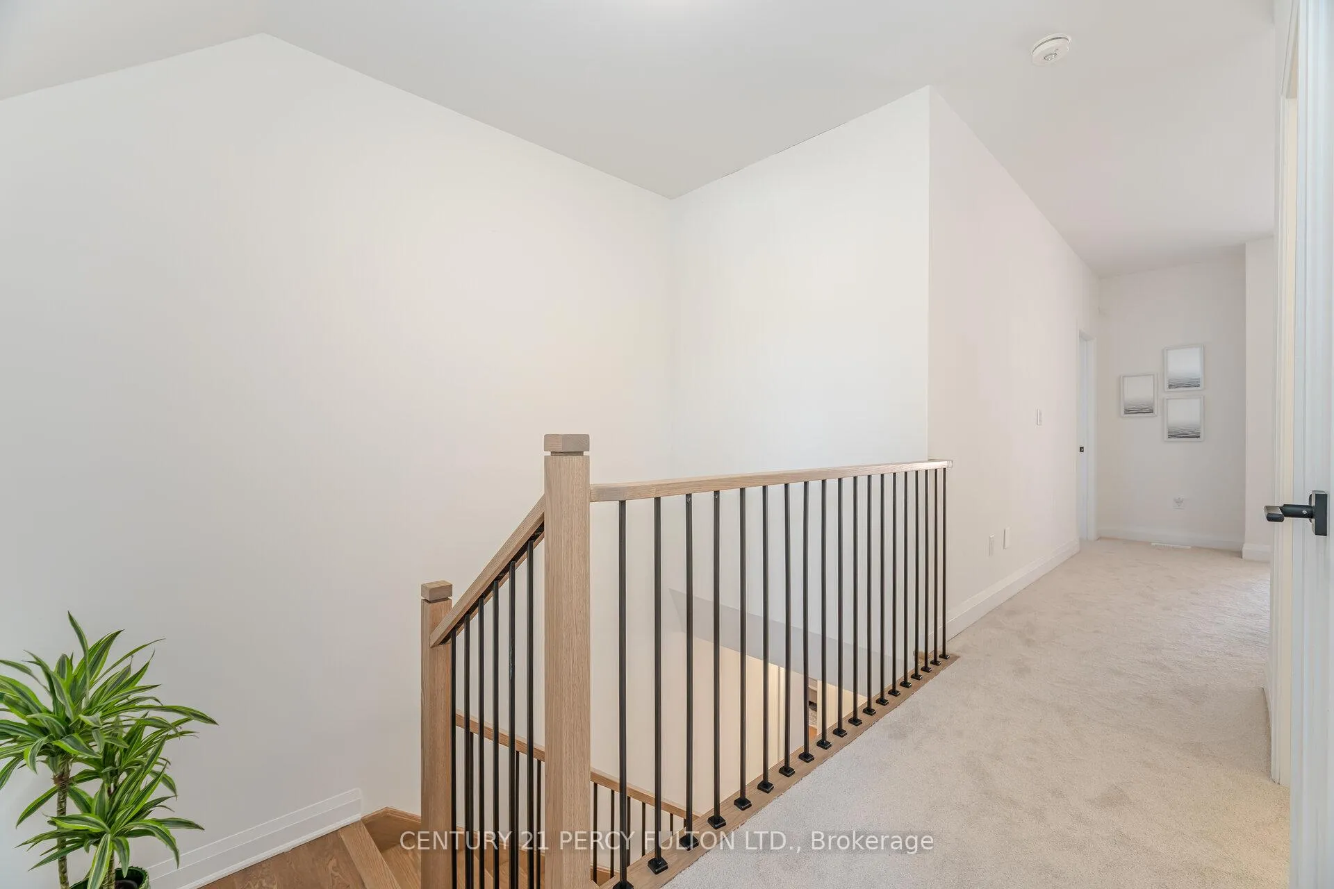 Photo 24 of 21 Vern Robertson Gate, Uxbridge — HOMEH
