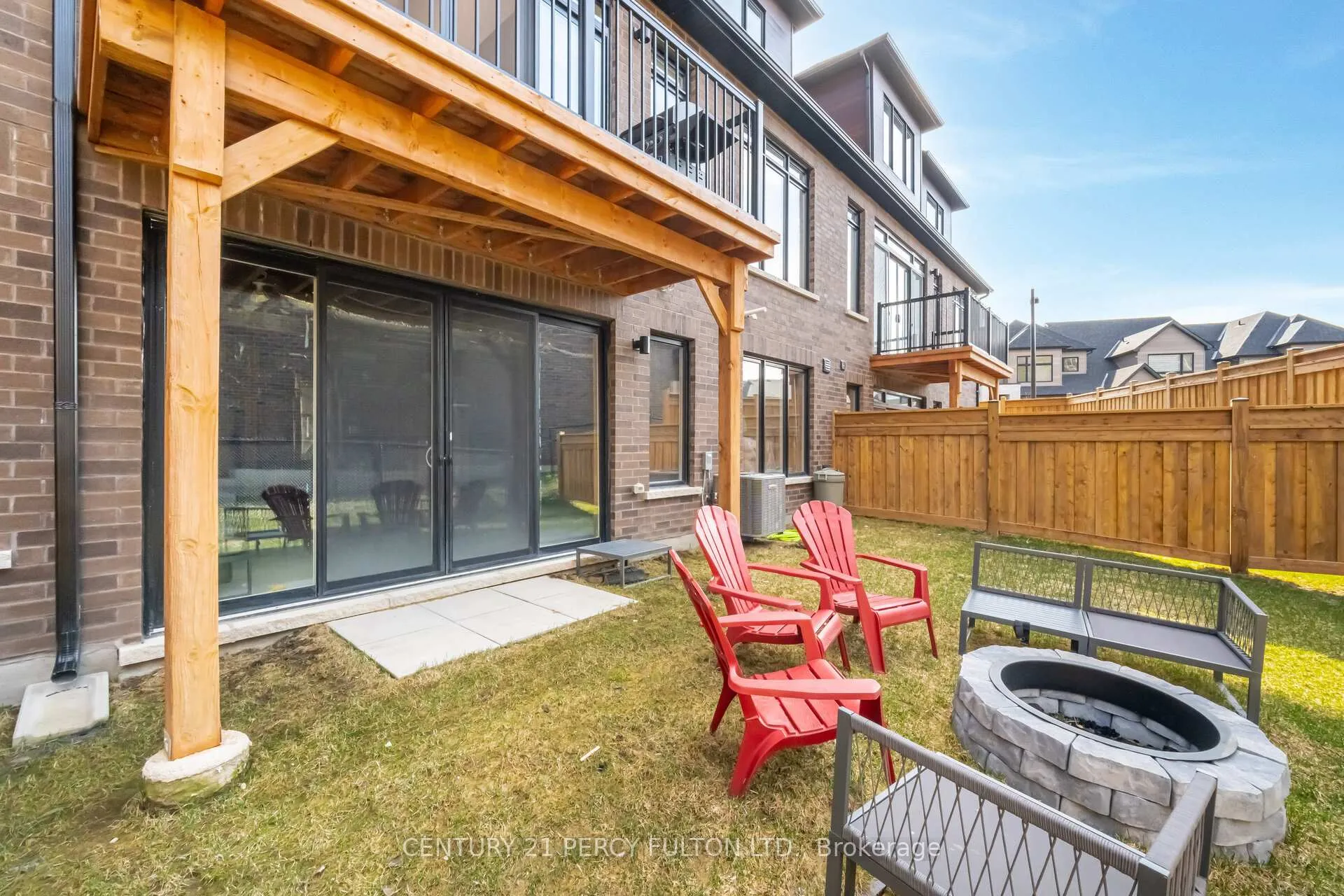 Photo 34 of 21 Vern Robertson Gate, Uxbridge — HOMEH