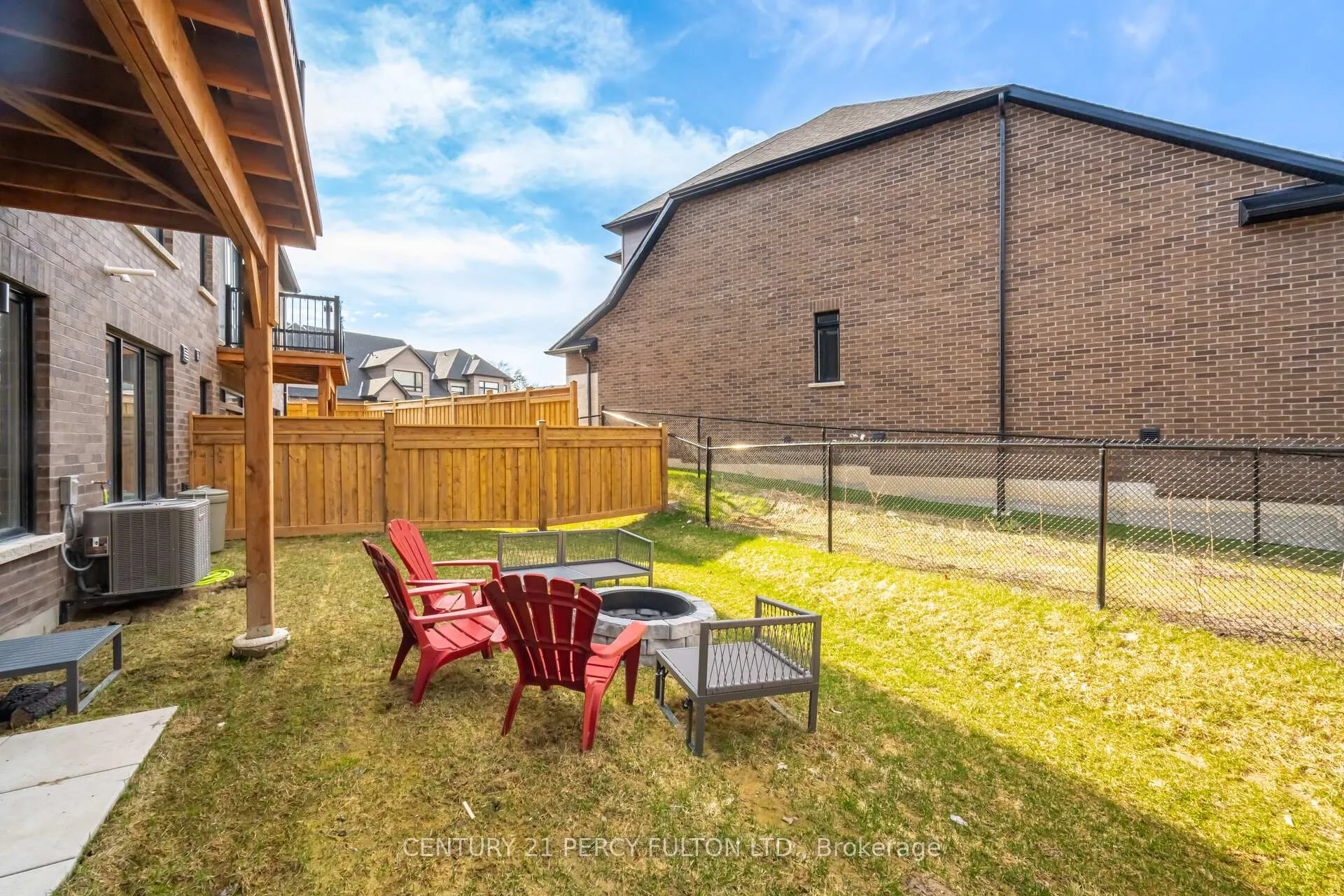 Photo 35 of 21 Vern Robertson Gate, Uxbridge — HOMEH