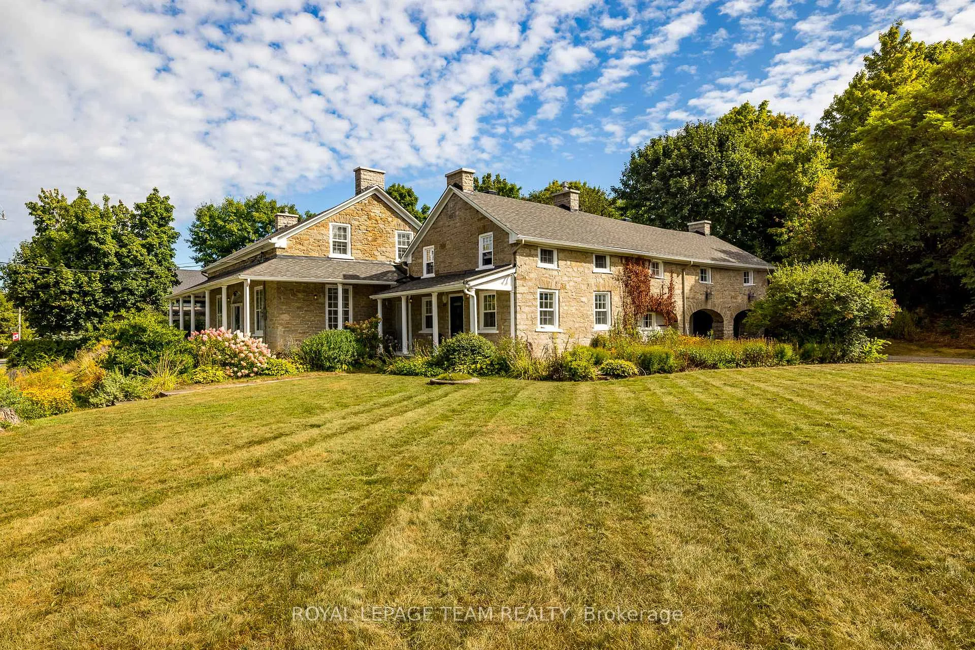 Front of 492 River Road