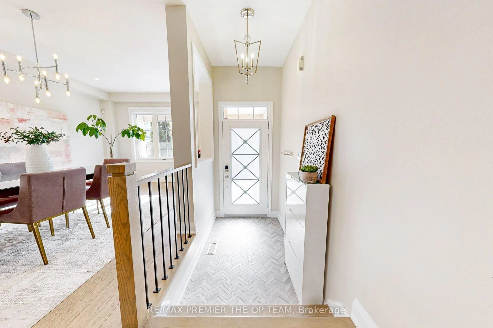 Photo 4 of 96 Saint Victor Drive, Vaughan, Vellore Village — HOMEH