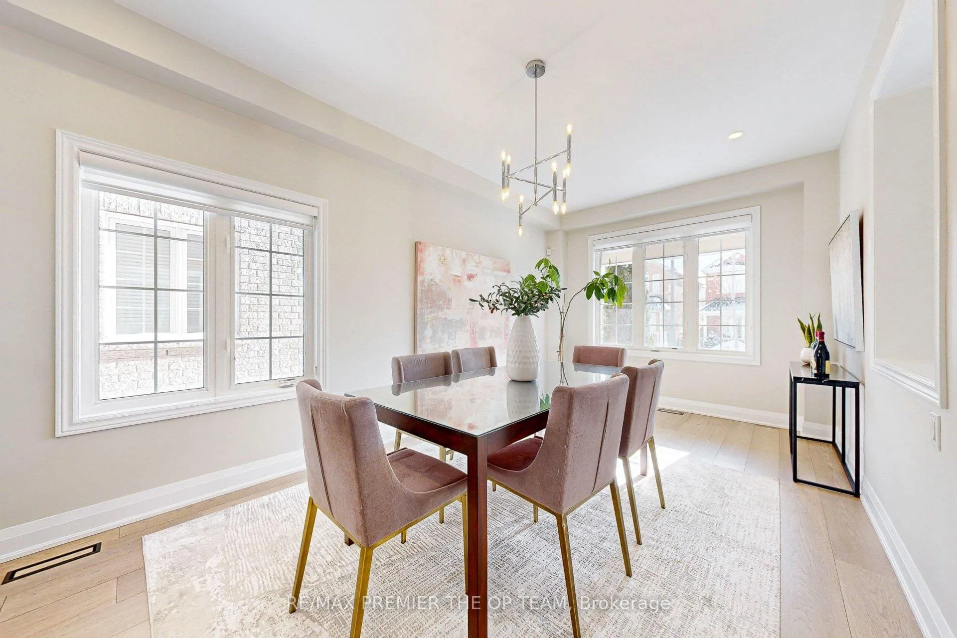 Photo 5 of 96 Saint Victor Drive, Vaughan, Vellore Village — HOMEH